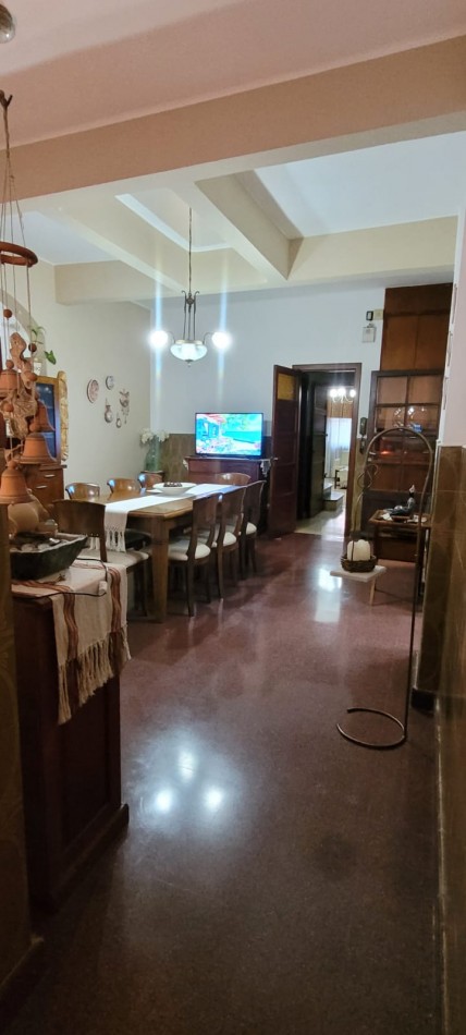 VENTA de GRAN CASA - PTE. ILLIA, PARANA 