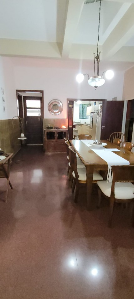 VENTA de GRAN CASA - PTE. ILLIA, PARANA 