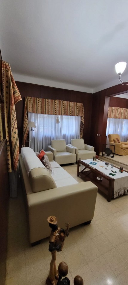 VENTA de GRAN CASA - PTE. ILLIA, PARANA 