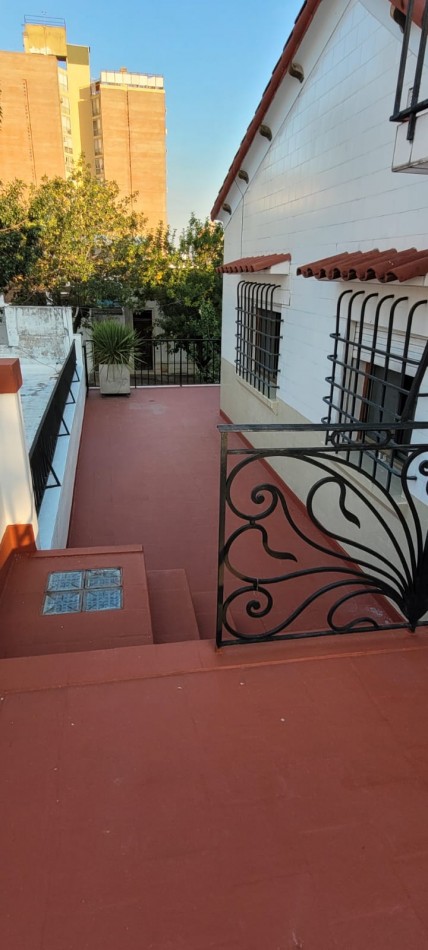 VENTA de GRAN CASA - PTE. ILLIA, PARANA 