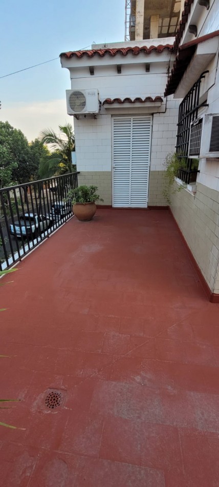 VENTA de GRAN CASA - PTE. ILLIA, PARANA 