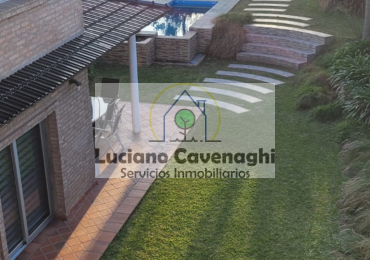 VENTA de IMPONENTE CASA - J. GARRIGO, PARANA 