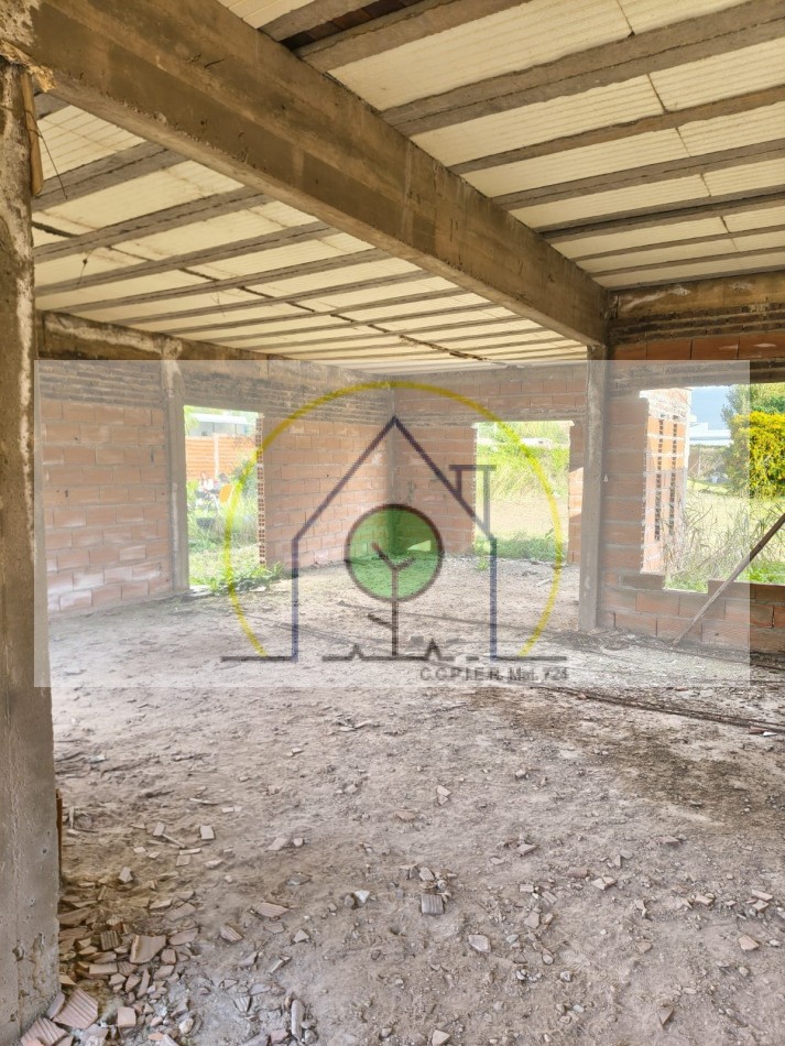 VENTA de CASA A TERMINAR - BV. LOS LAPACHOS, ORO VERDE 