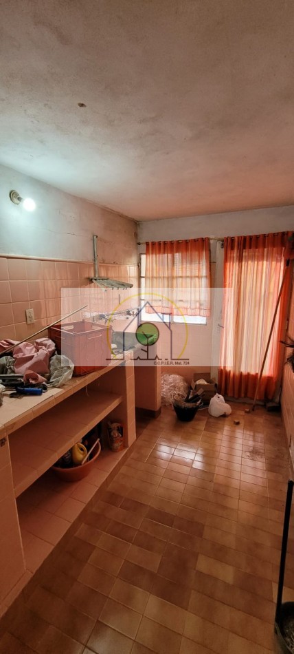 RE-TASADA!!! VENTA de CASA con LOCALES - DR. LUCIO d'AGOSTINO, PARANA