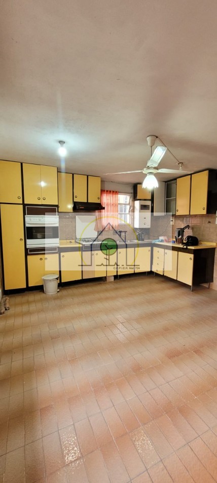 RE-TASADA!!! VENTA de CASA con LOCALES - DR. LUCIO d'AGOSTINO, PARANA