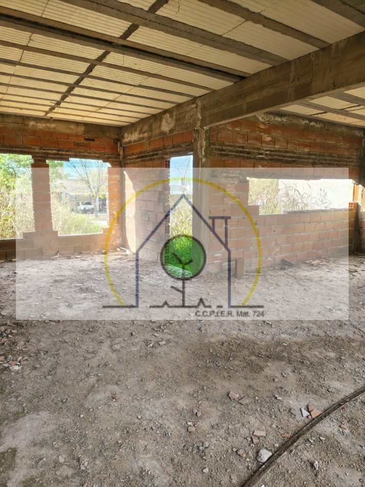 VENTA de CASA A TERMINAR - BV. LOS LAPACHOS, ORO VERDE 